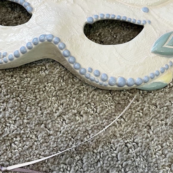 Mardi Gras Adult Face Mask Wall Plaque Iridescent White Soft Blue Painted FLAW - Picture 4 of 14